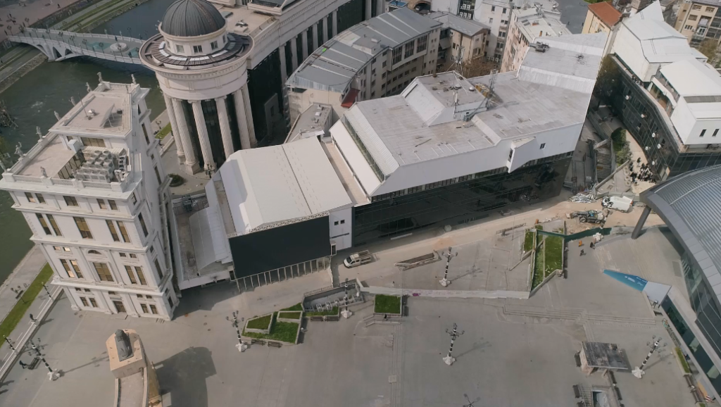 (ВИДЕО) Педесетина анекси и пробиени рокови – зошто СОЗР има разбирање за изведувачот на реконструкцијата на стара Комерцијална