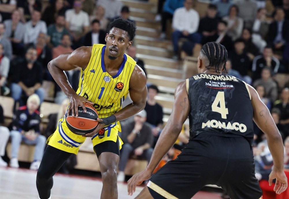 Драма во семејството на ѕвезда на Макаби – неговиот брат исчезнал на аеродром!