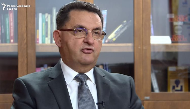 ЗНМ и ССНМ: Славески со дисквалификации наместо одговори кон новинарите на ТВ Канал 5