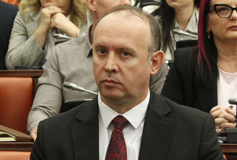 За Гаши не е табу да се расправа за гласање со Бадентер во Уставниот суд