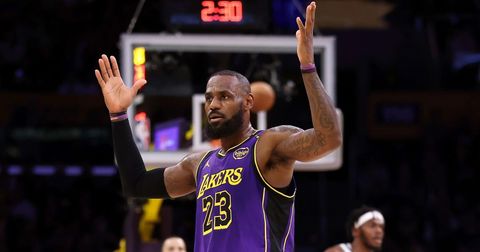 Леброн Џејмс против Денвер брка неверојатна НБА-историја