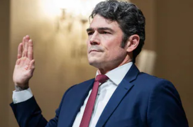 Кој му врти грб на Трамп, ФБИ му тропа на врата