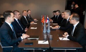 Пленковиќ: Македонија заслужува јасна ЕУ-перспектива