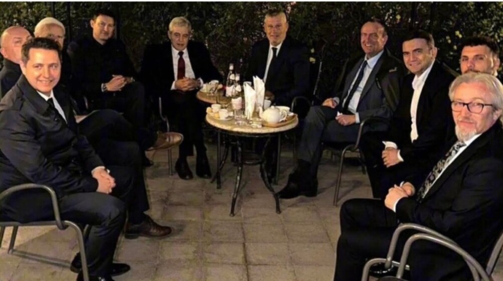 ВЛЕН бара објаснување од министерот Лимани за фотографијата со Али Ахмети и Арбен Таравари