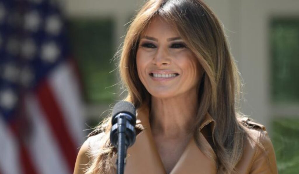 Меланија Трамп на самитот при поздравувањето на Рози Мицкоска кажала Македонија, па следела дипломатска интервенција од Грција