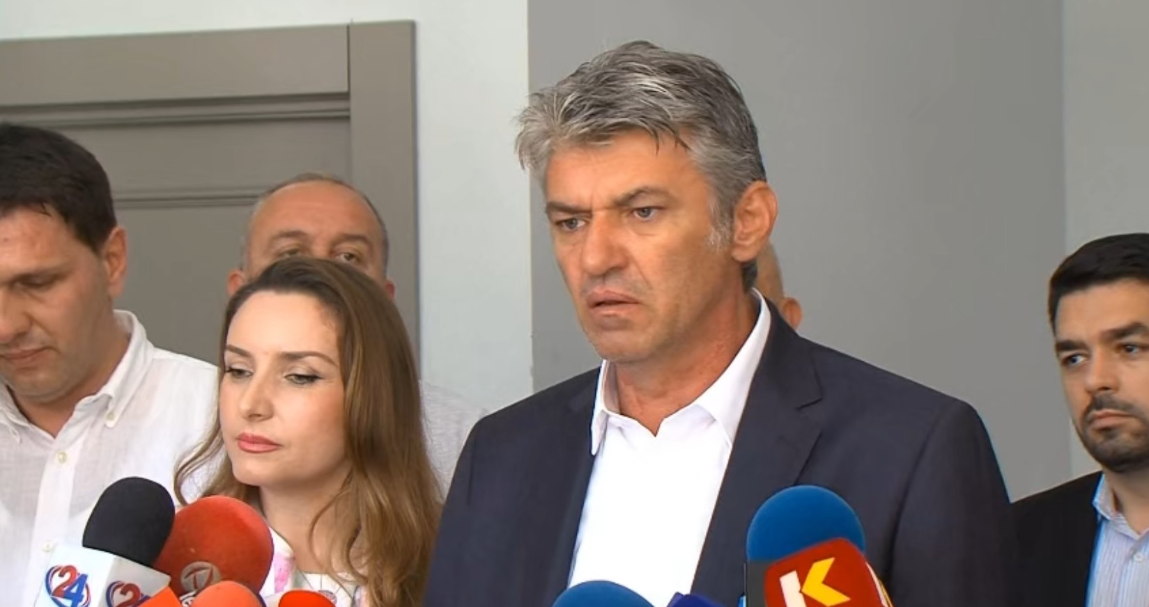 Села ќе формира нова партија