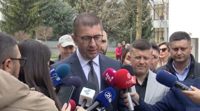 МИЦКОСКИ СО ПОРАКА ДО СЕЛА: Образот го чувате цел живот, а го губите само еднаш – сега нема простор за коалицирање со други партии