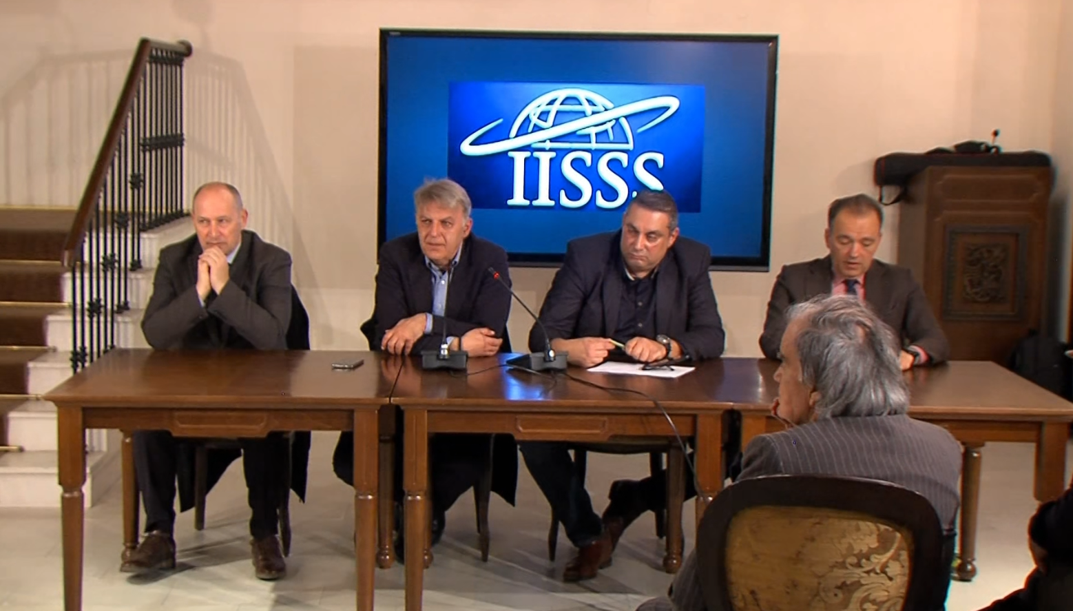 Владата веднаш да преземе мерки против растечките цени на нафтата