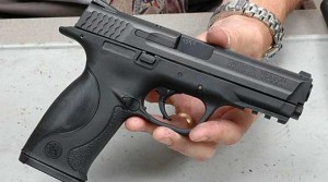 Ученик тешко повреди другар пукајќи со сигнален пиштол