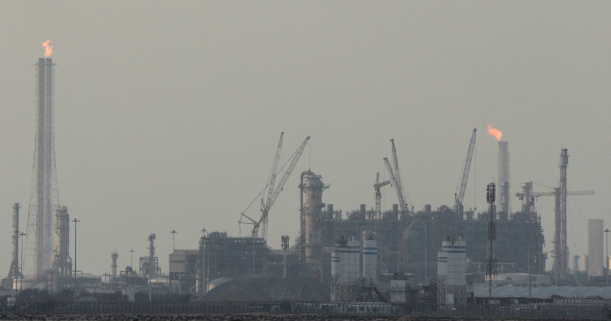 Шестмина загинати во пад на воен хеликоптер во Катар