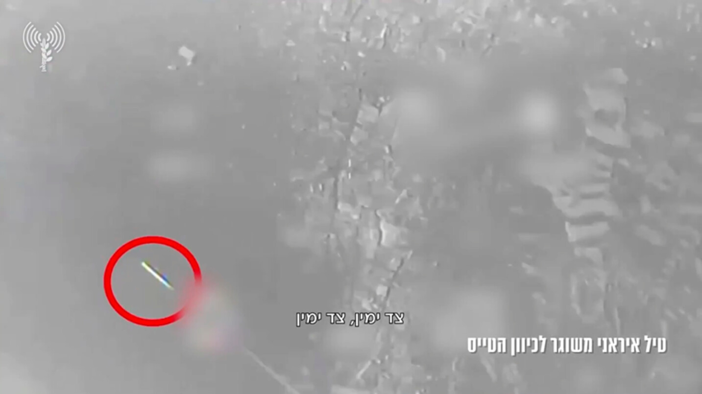 Нов план: воздушни удари ги блокирале влезовите во иранските подземни ракетни бази