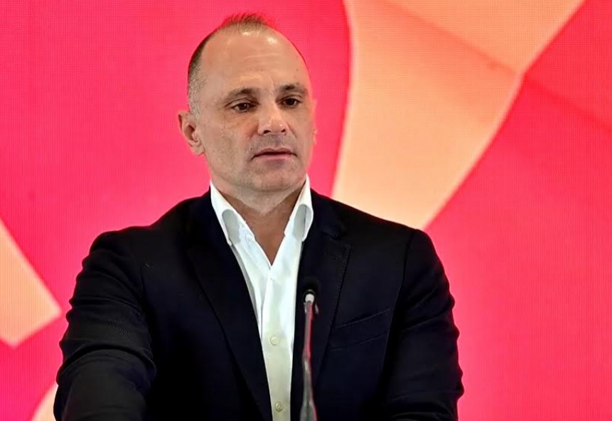 Филипче: Мицкоски во Брисел расправа за глобалните проблеми наместо за Македонија