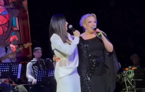 Тања Савиќ блесна на концертот на Снежана Ѓуришиќ, легендата ја пофали својата колешка