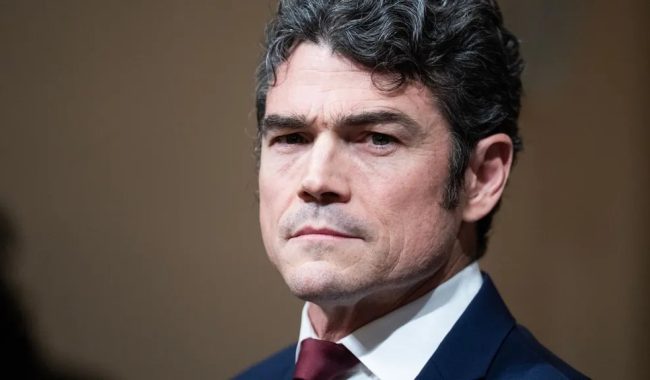 АМЕРИКАНСКИОТ ШЕФ ЗА КОНТРАРАЗУЗНАВАЊЕ ПОДНЕСЕ ОСТАВКА ЗАШТО СЕ ПРОТИВИ НА ВОЈНАТА СО ИРАН