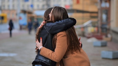 Ве чеша ли левата дланка? Не станува збор само за пари, пораката од универзумот целосно ќе ве изненади