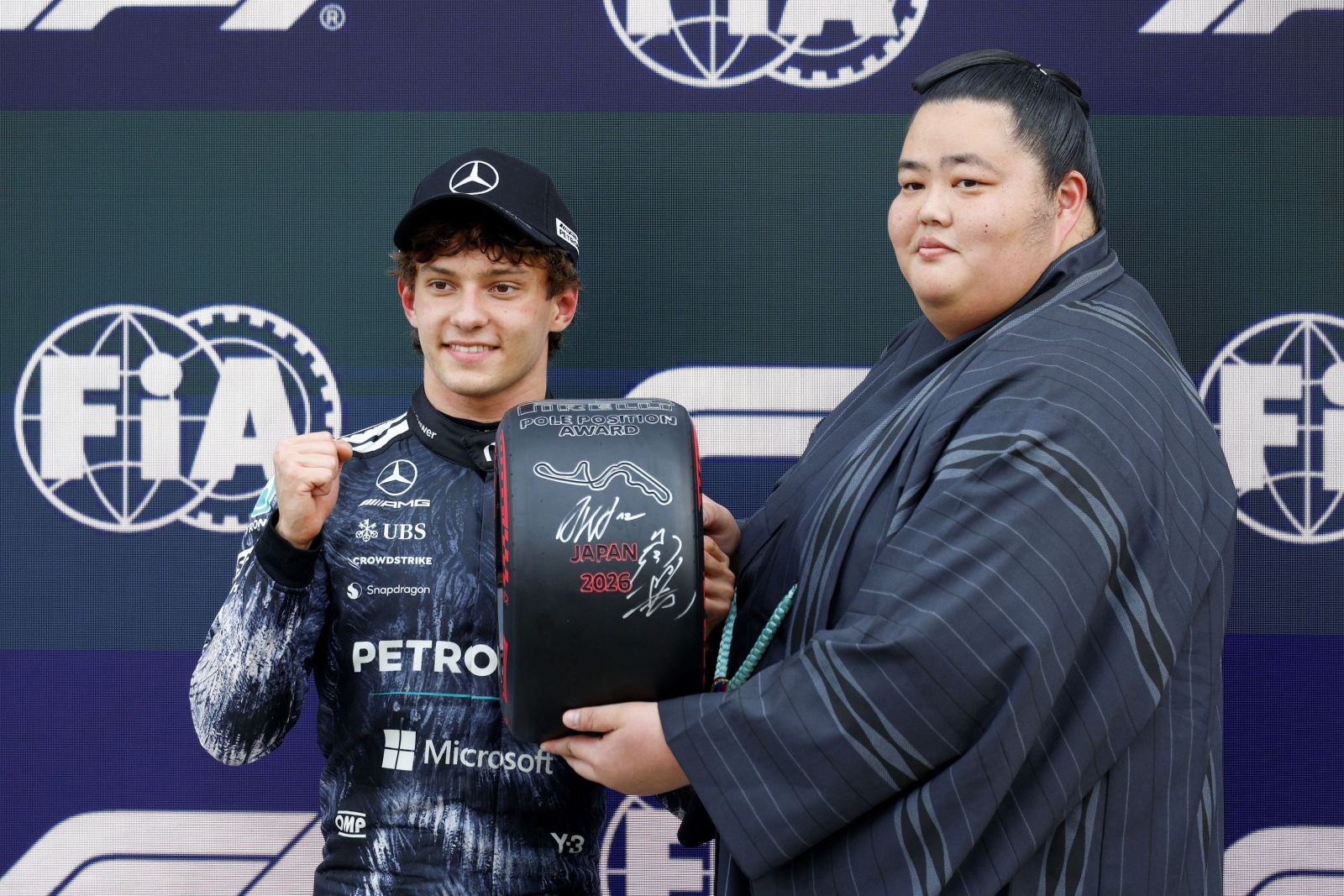 Нова пол-позиција за Антонели, катастрофа на Ферстапен