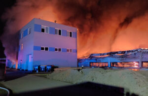 Гори фабрика во Чешка: „Го погодивме епицентарот на израелската индустрија за оружје“