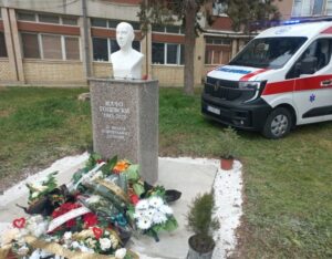 Во Кочани откриена биста на Иле Гоцевски, возачот – херој од Итната помош