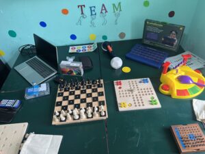 Виталиа донира опрема за учениците со попречен вид од ДСУРЦ „Димитар Влахов“