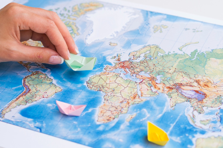 Кој командува со морето, командува со светот