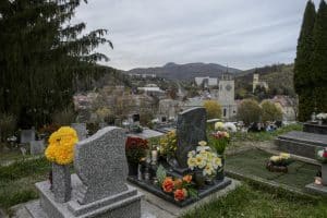 Во Кавала ќе бидат ексхумирани десетици тела од починати од ковид поради забавено распаѓање