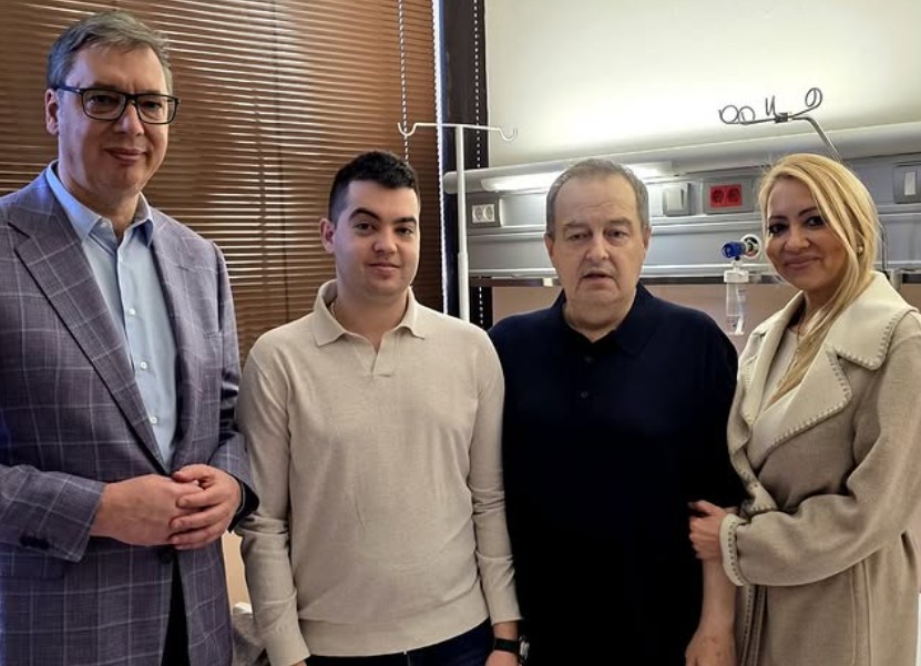 (Видео) Ивица Дачиќ излезе од болница