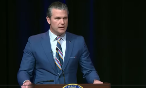 Брокер поврзан со Хегсет барал вложување во одбранбен сектор пред војната со Иран, Пентагон демантира