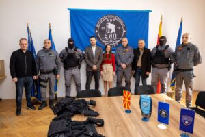 Заедно за безбедност: Mozzart донира тактички елеци на Интервентната единица