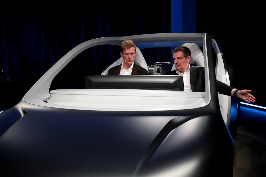 Ривалот на Тесла, Луцид, открива електрично возило без волан и педали – иднината на автомобилите доаѓа без возач