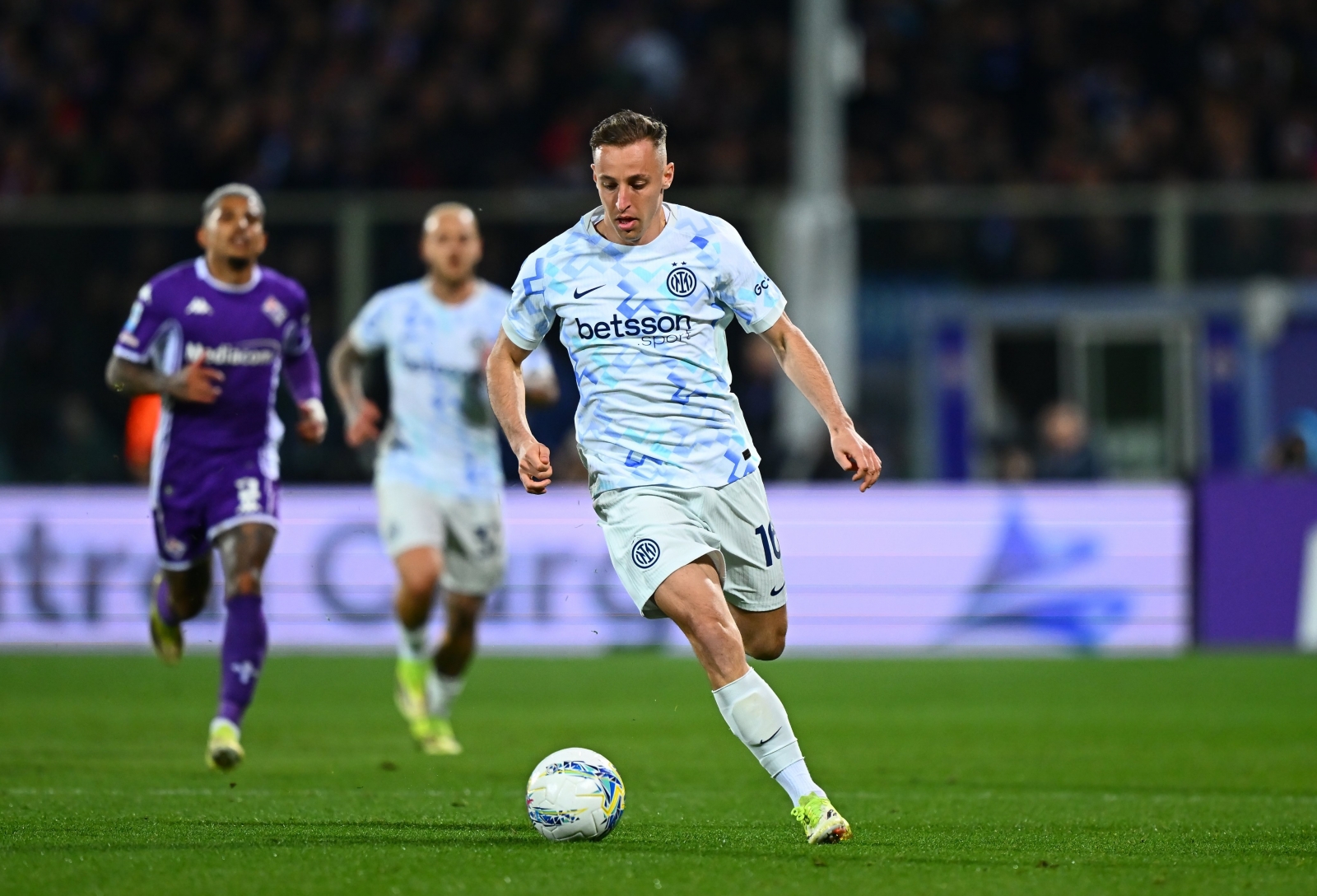 Интер си игра со оган – трет кикс по ред и Милан веќе е на минус шест (ВИДЕО)