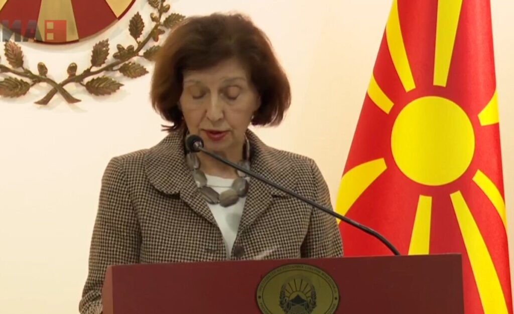 Сиљановска-Давкова по Советот за безбедност: Состојбата е стабилна, нема закана за државата