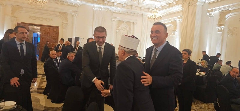 Мицкоски на Ифтар вечера со Гаши и поглаварот на ИВЗ