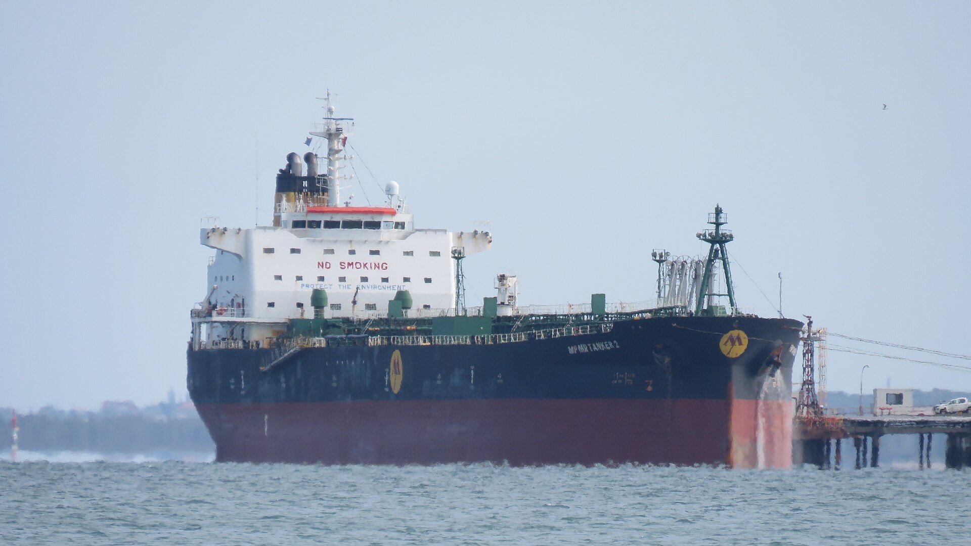 КРАЈ НА ЕВТИНАТА НАФТА: Најавени цени од 100 долари за црното злато поради нарушување на Ормускиот теснец