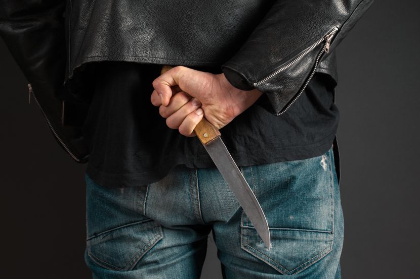 Македонец нападнат со нож во Косово пред минувачи