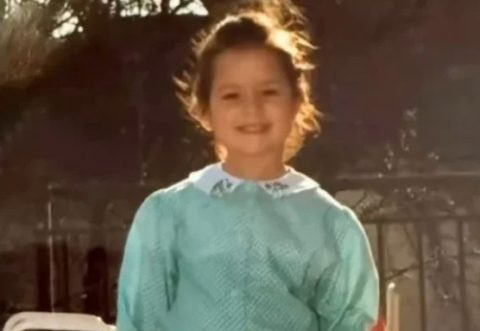 „Како изгледаше во 90-тите“ – Ја препознавате ли познатата Србинка од фотографијата?