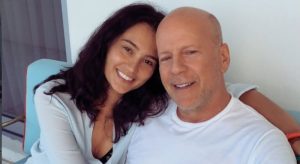 (ФОТО) Емотивна објава – Ема Хеминг Вилис му го честитала роденденот на својот сопруг: Денес го славиме денот на Брус