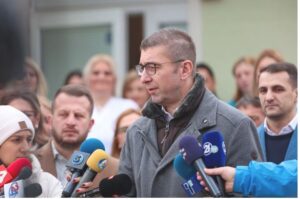 Мицкоски ги повика жртвите на семејно насилство да не ги повлекуваат пријавите против сторителите