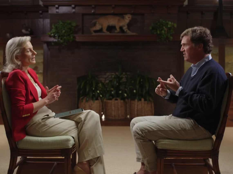 Такер Карлсон држи час за  права