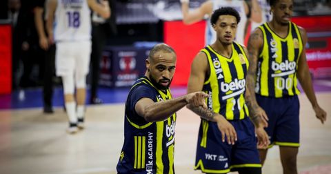 Шампионот не дозволи драма во репризата на ланското финале