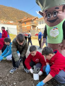 Продолжуваат активностите од еко-конкурсот на dm ,,Зелена иднина: од градинка до училиште“