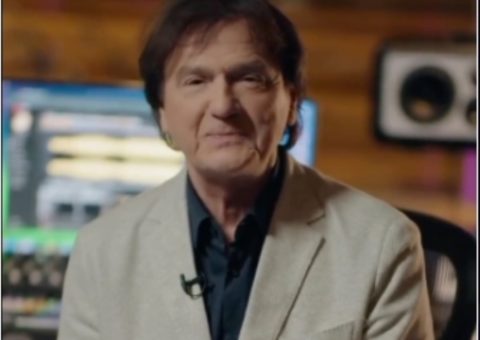 Здравко Чолиќ во хотелскиот ходник со мисицата Лејла Филиповиќ: „Падна“ бакнеж и грст комплименти