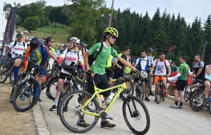 Велосипедска тура во сеќавање на жртвите и за поддршка на повредените во „Пулс“