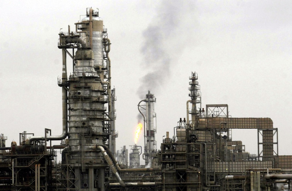 (Видео) Нападнат еден од најголемите нафтени центри во Саудиска Арабија