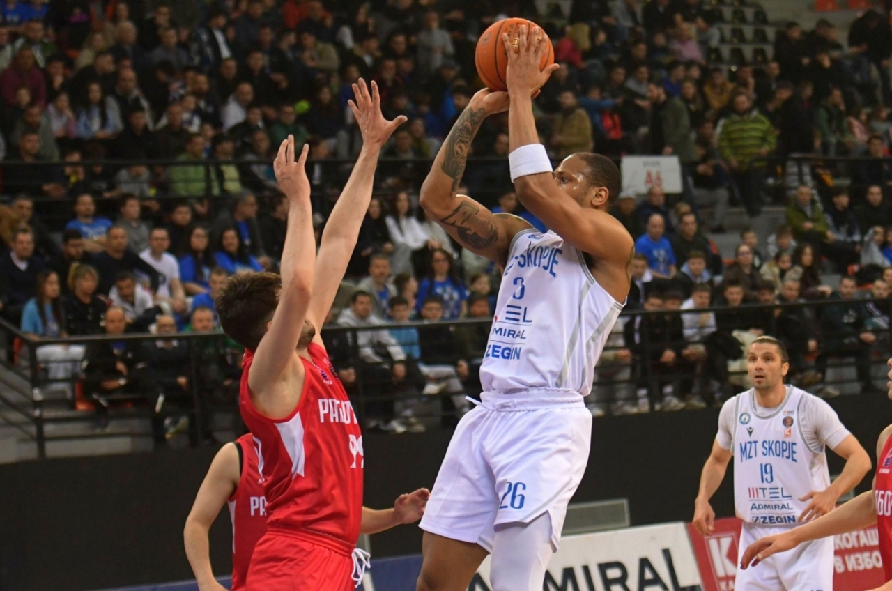 Приведени се тројца навивачи на дербито меѓу МЗТ Скопје и Работнички!