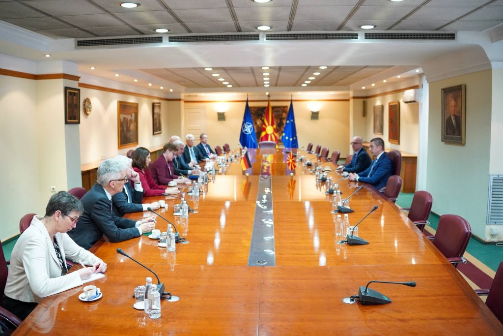 Мицкоски на средба со германските амбасадори од регионот – во фокусот се економските партнерства и европската интеграција