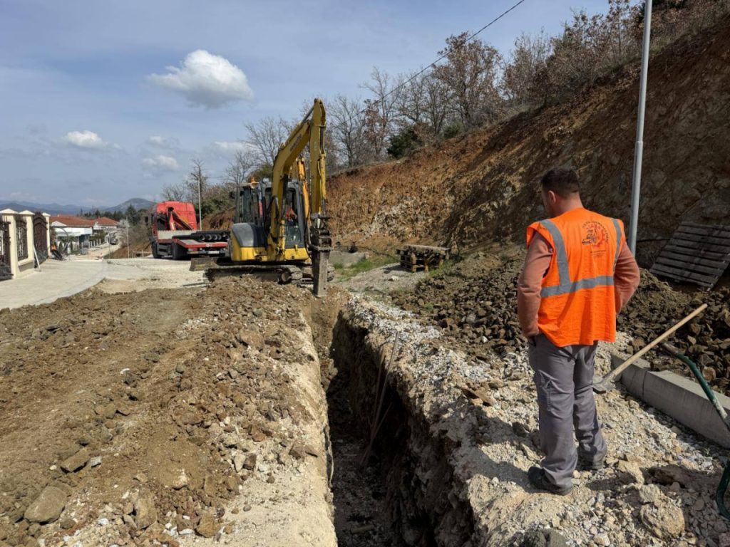 Изградба на нов фекален канализационен систем на улицата „Александар Бел“ во Мрзенци