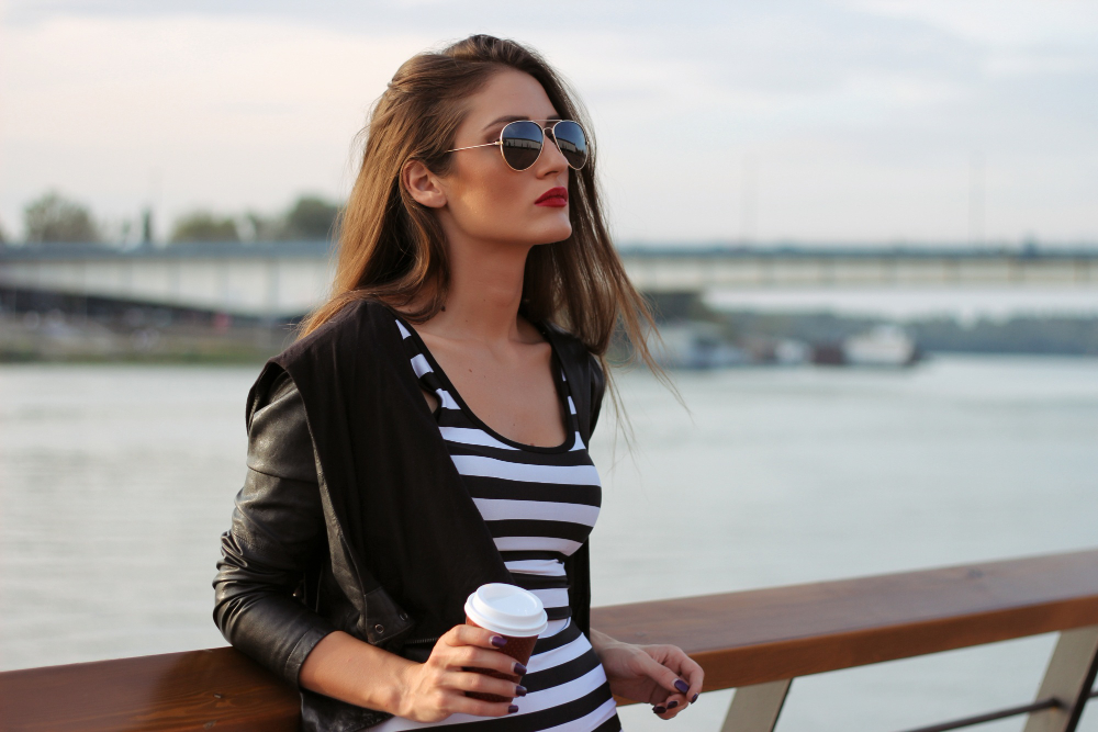 Ова се очилата за сонце што му прилегаат секому: Препорака на Мајкл Корс!