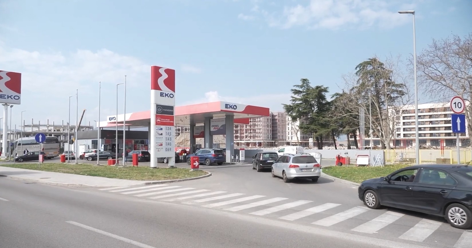 Со интервенции на пазарот регионот се бори против нафтената криза