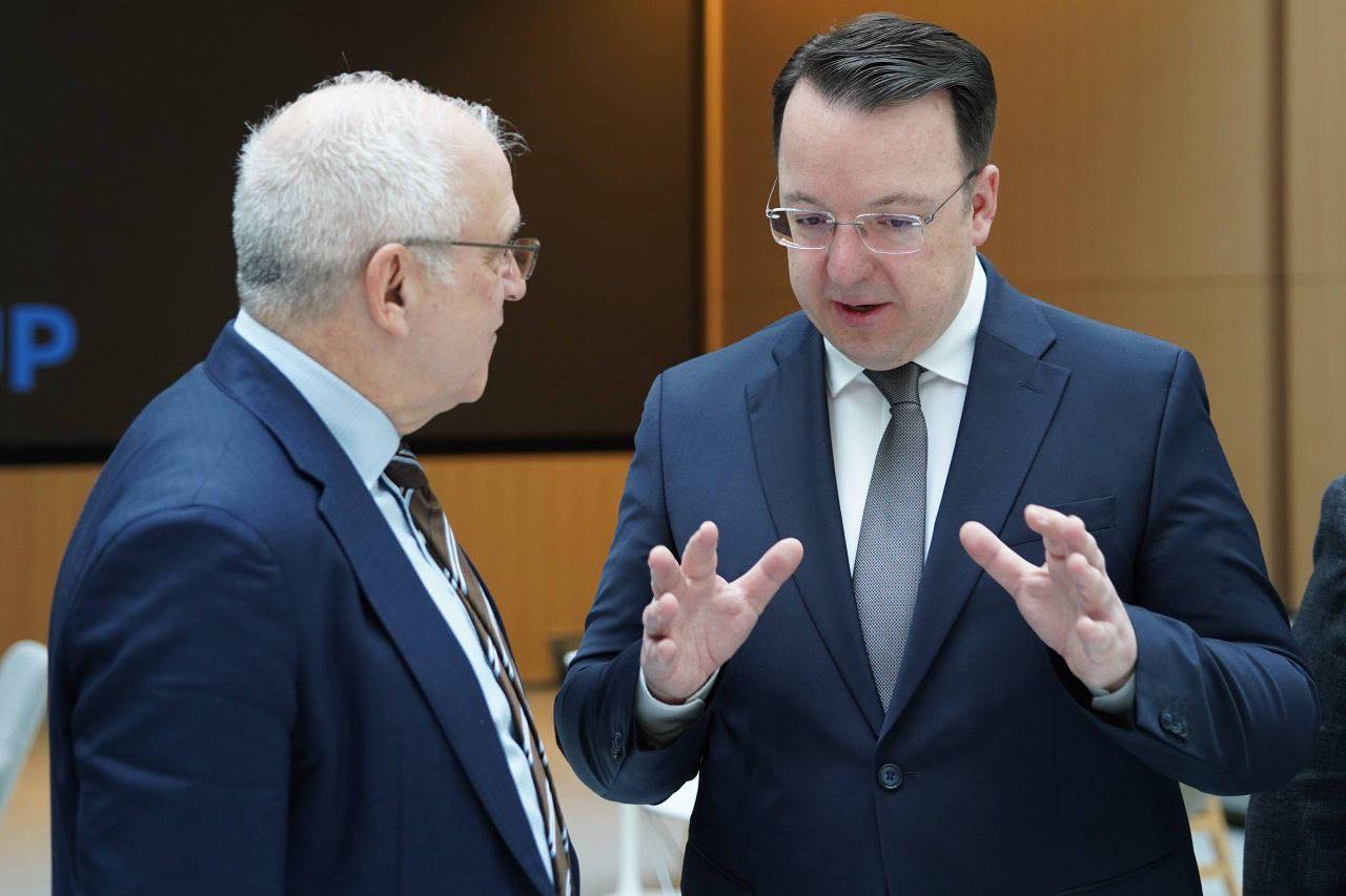 НИКОЛОСКИ ОД ВАШИНГТОН: Македонија ја гради својата транспортна иднина преку коридорите 8 и 10