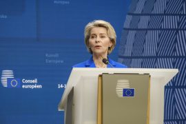 Фон дер Лајен ги повика САД и Иран да ги запрат непријателствата и да го одблокираат Ормускиот теснец